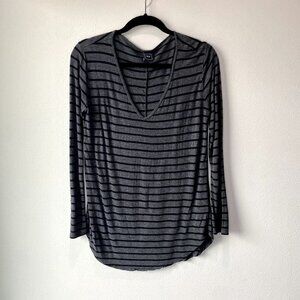 Gap Striped Long Sleeve V Neck Top M